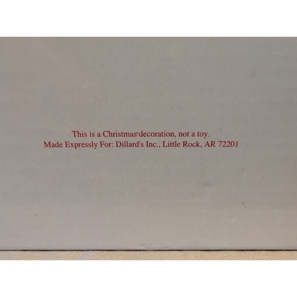 New Dillard’s Angel and Baby Musical Figurine 6" Christmas Decoration Trimmings - Picture 9 of 9